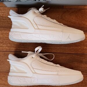 Jordan White Day 1 E.O. (GS) Step In Easyon Sneakers Jumpman Size 5Y